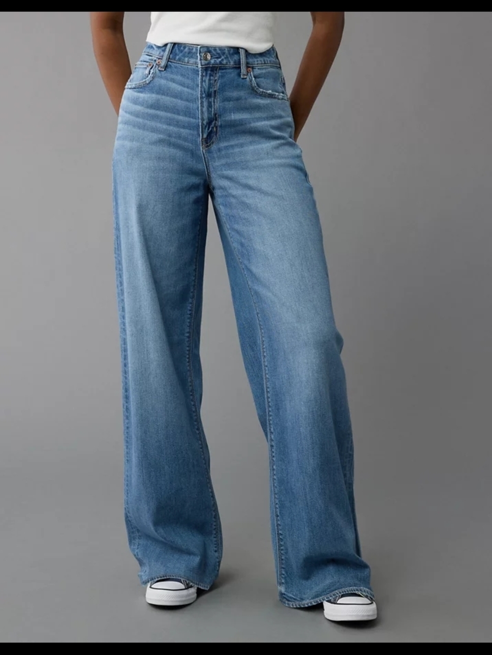 AE Dreamy Drape Stretch Super High-Waisted Baggy Wide-Leg Jean